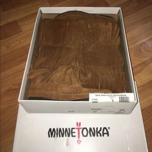 (NEW) MINNETONKA’S BOOTS!